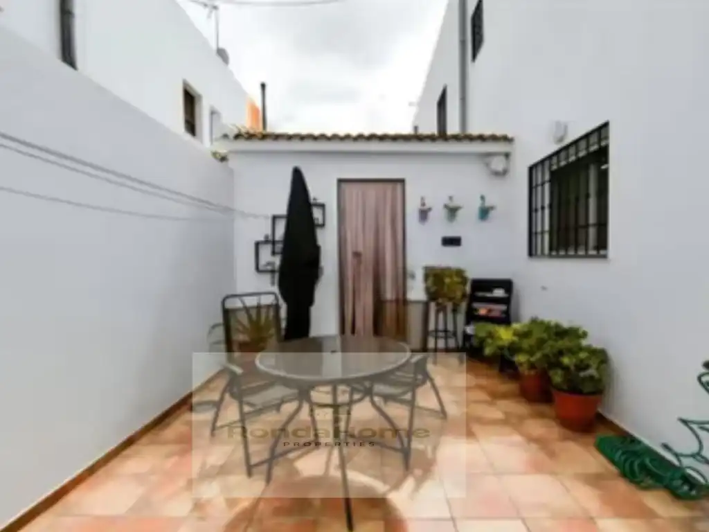 Casa adosada en venda a Cuevas del Becerro