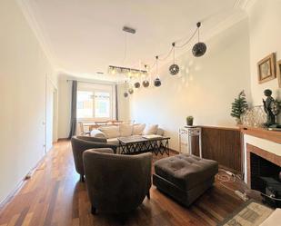 Living room of Flat to rent in  Barcelona Capital  with Air Conditioner, Heating and Parquet flooring