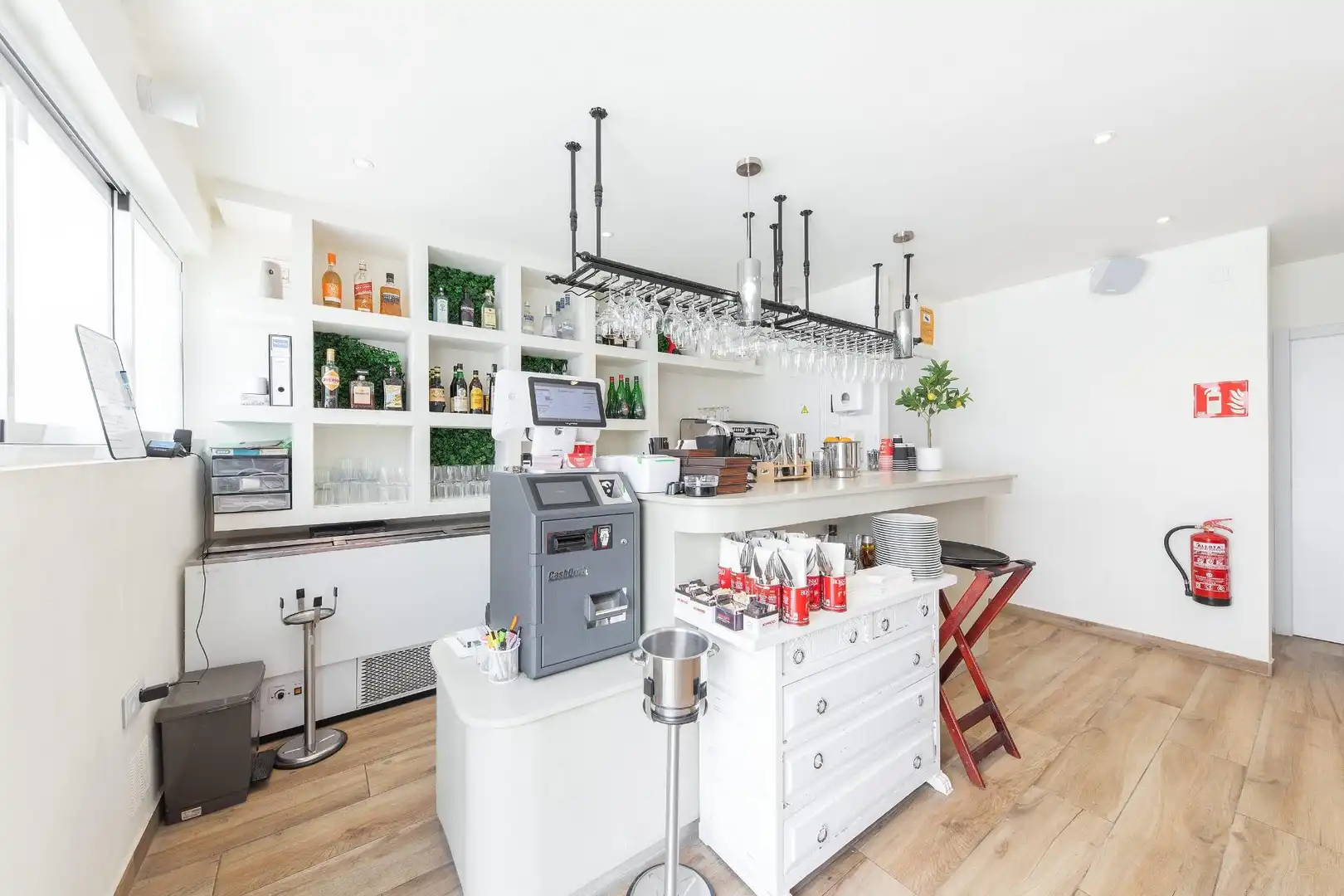 Küche von Geschaftsraum zum Verkauf in  Palma de Mallorca mit Klimaanlage, Terrasse und Möbliert