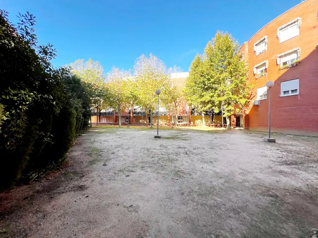 Vista exterior de Pis en venda en Ensanche