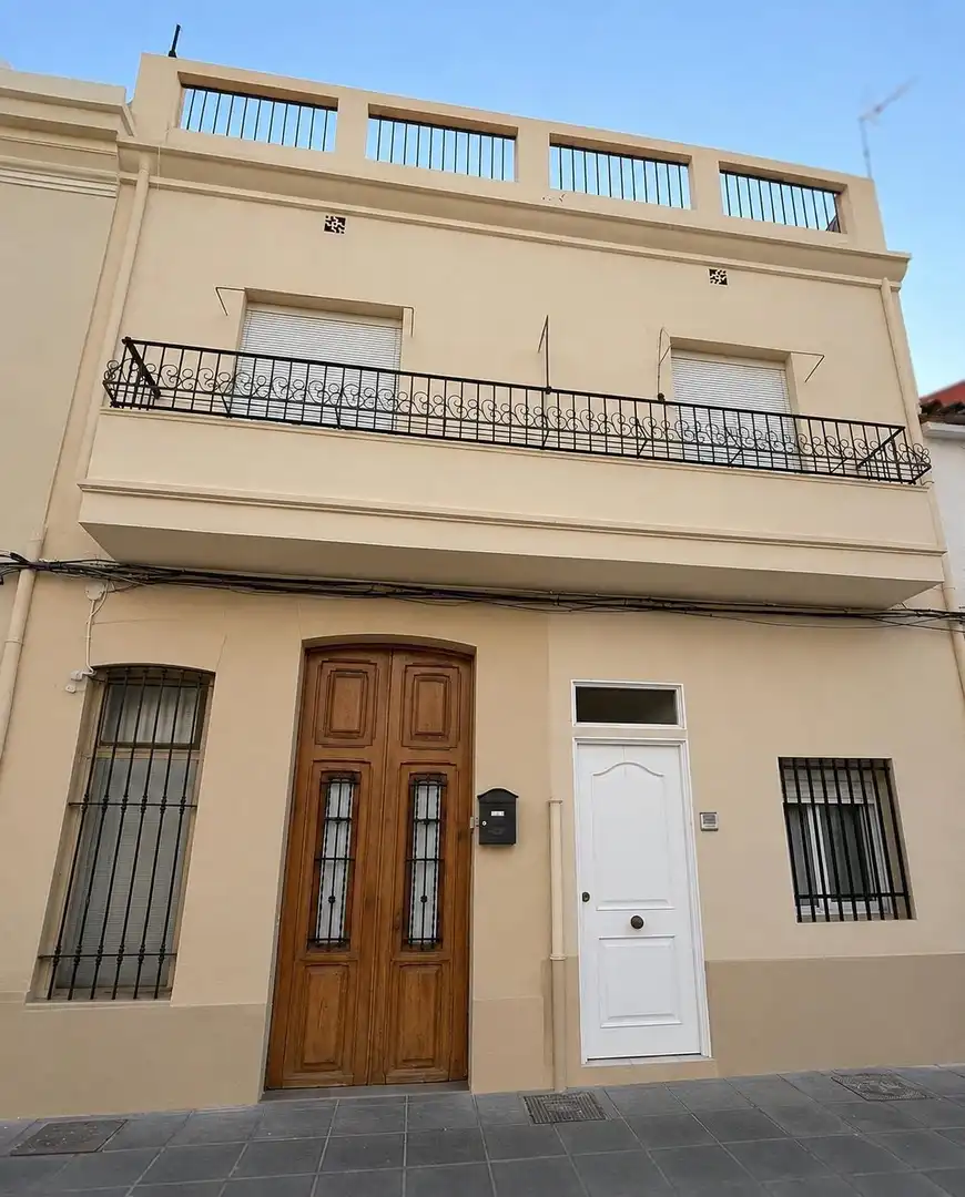 Casa amb terrassa en venda a Poblats Marítims