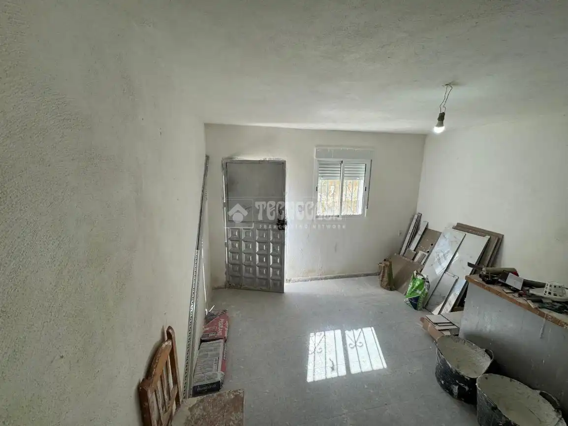 Casa adosada en venta en Iznalloz