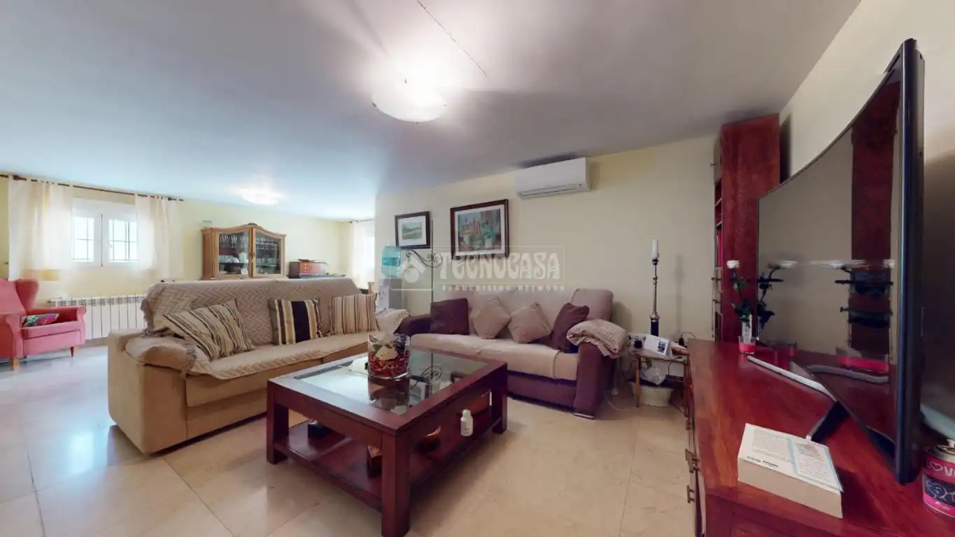 Casa o xalet en venda en El Casar amb Piscina