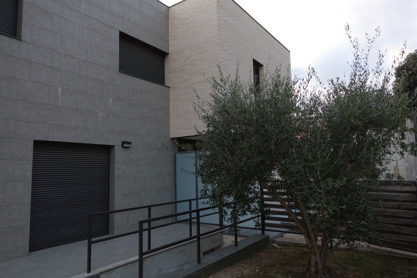 Exterior view of Single-family semi-detached for sale in Bigues i Riells  with Air Conditioner, Heating and Private garden