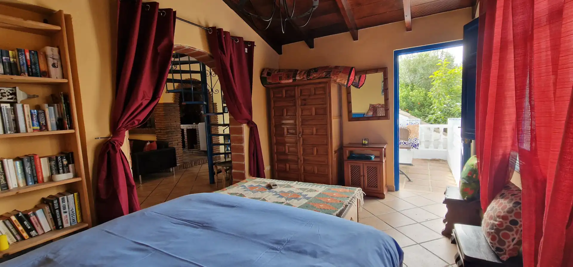 Habitación de Finca rústica en venta en Alhaurín El Grande con Aire acondicionado, Calefacción y Jardín privado