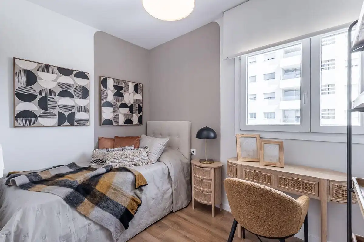Habitación de Piso de alquiler en Granada con Terraza, Amueblado y Piscina comunitaria