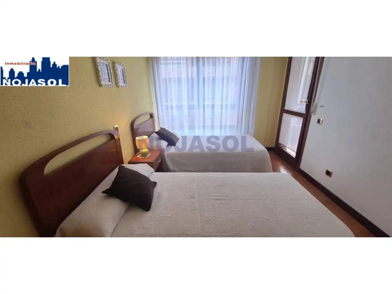 Dormitori de Apartament de lloguer en Noja amb Calefacció, Terrassa i Moblat