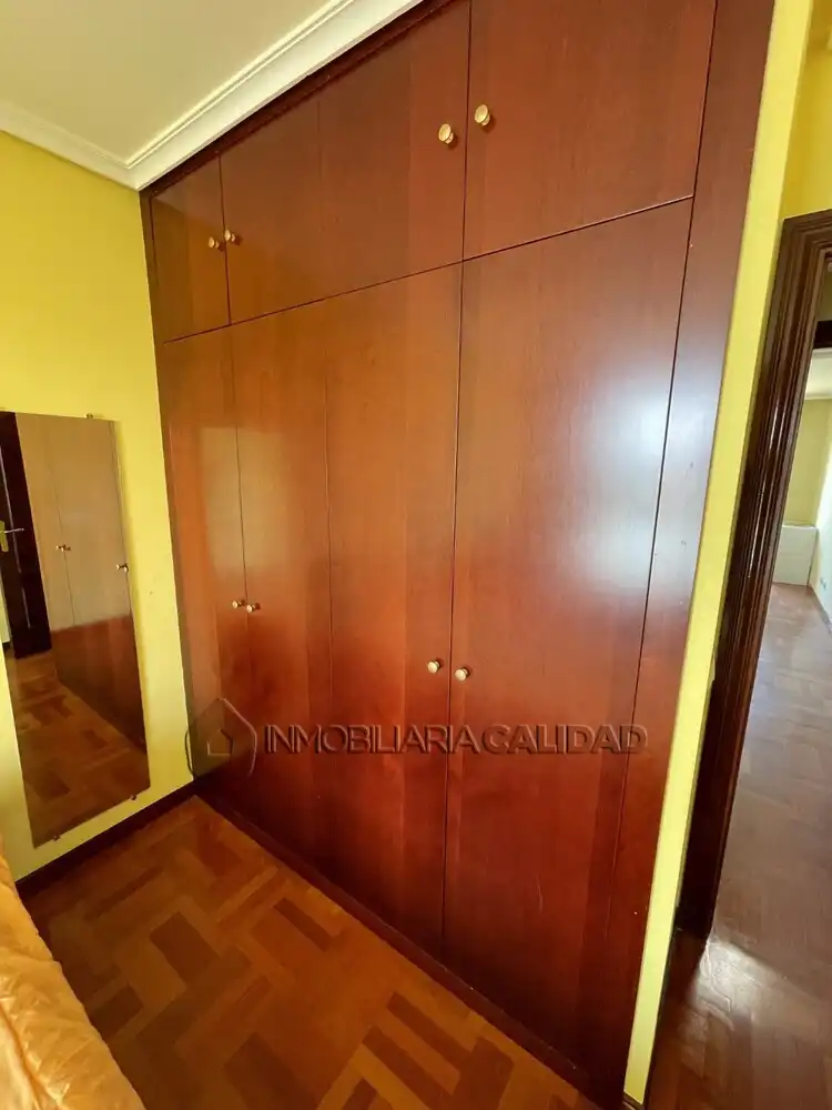Bedroom of Flat for rent in Burgos  with Heating and Furnished