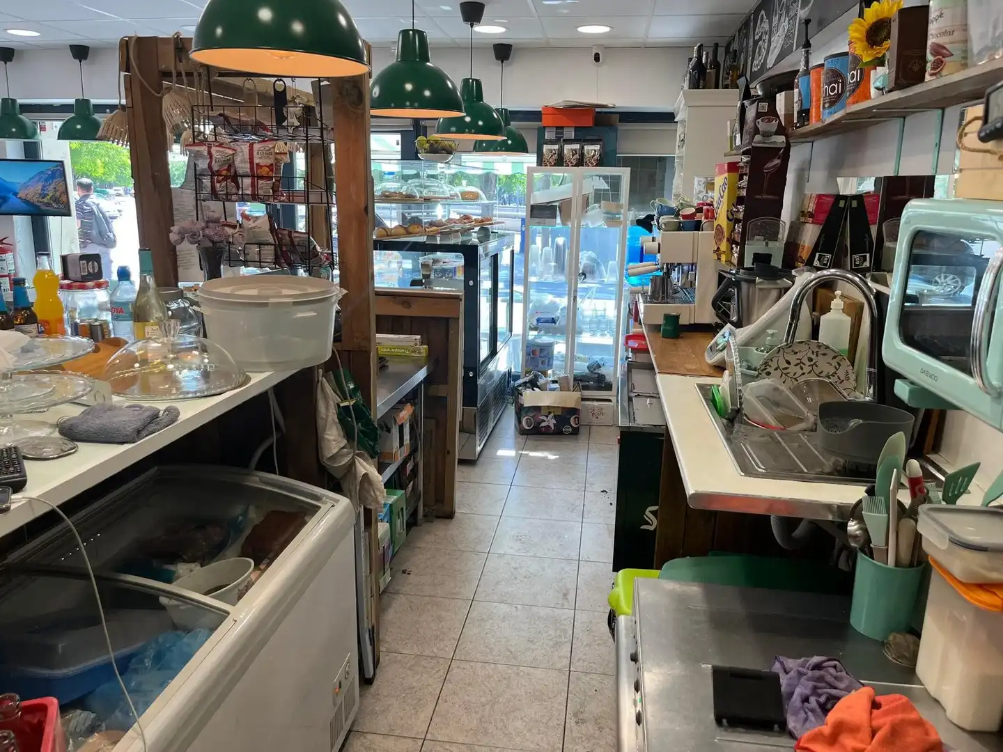 Local en traspaso en L'Hospitalet de Llobregat con Aire acondicionado, Calefacción y Terraza