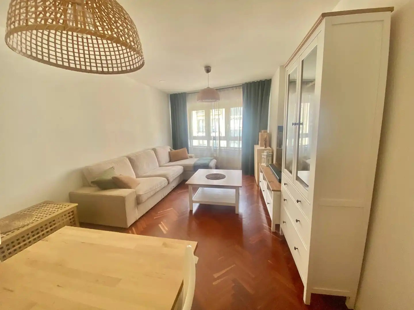 Sala d'estar de Pis en venda en Arteixo amb Calefacció, Parquet i Traster