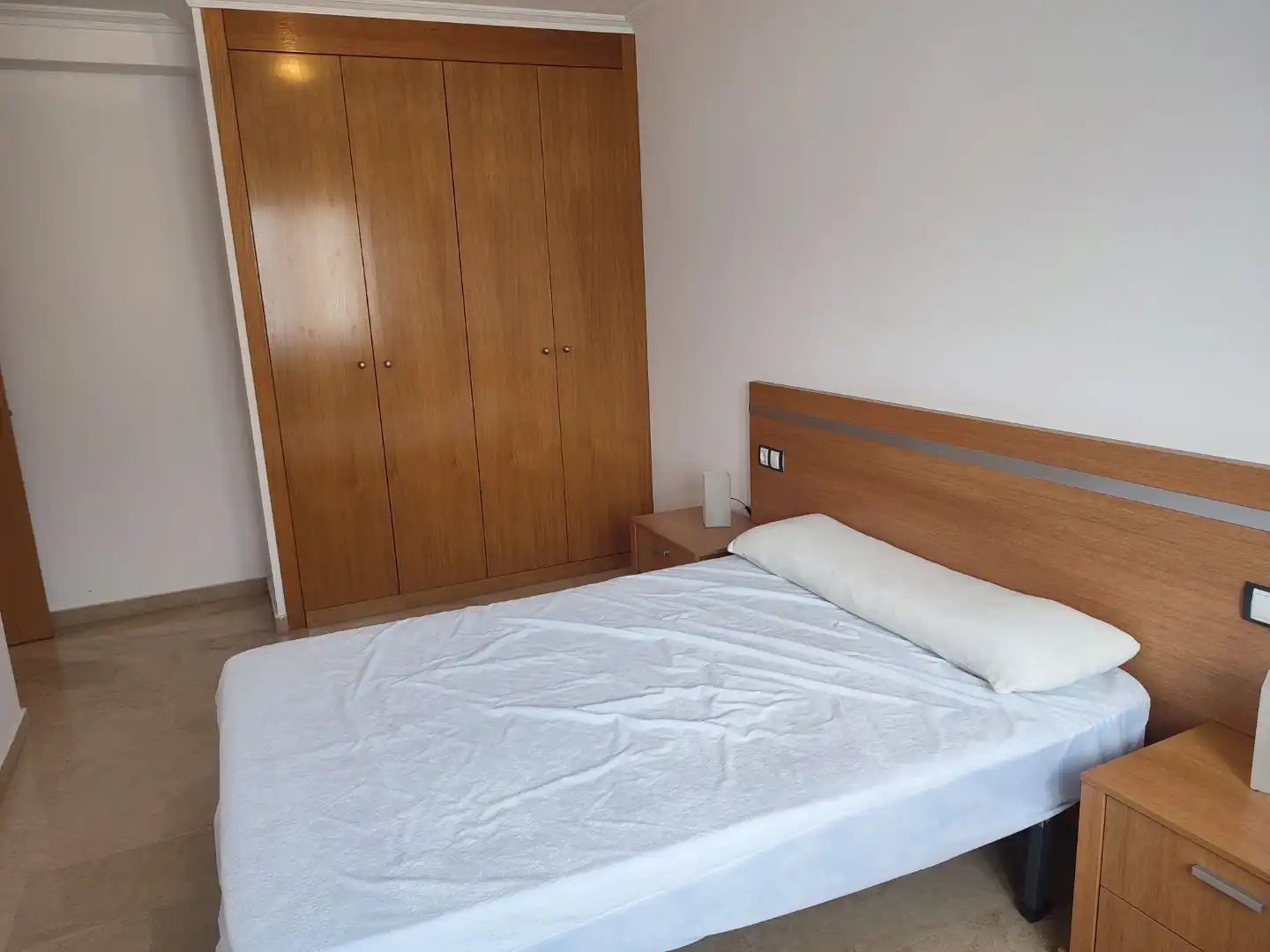 Dormitori de Apartament de lloguer en Teruel amb Calefacció, Moblat i Forn