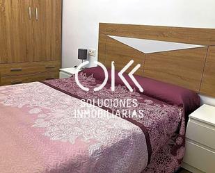 Dormitori de Pis de lloguer en Coria amb Aire condicionat i Moblat