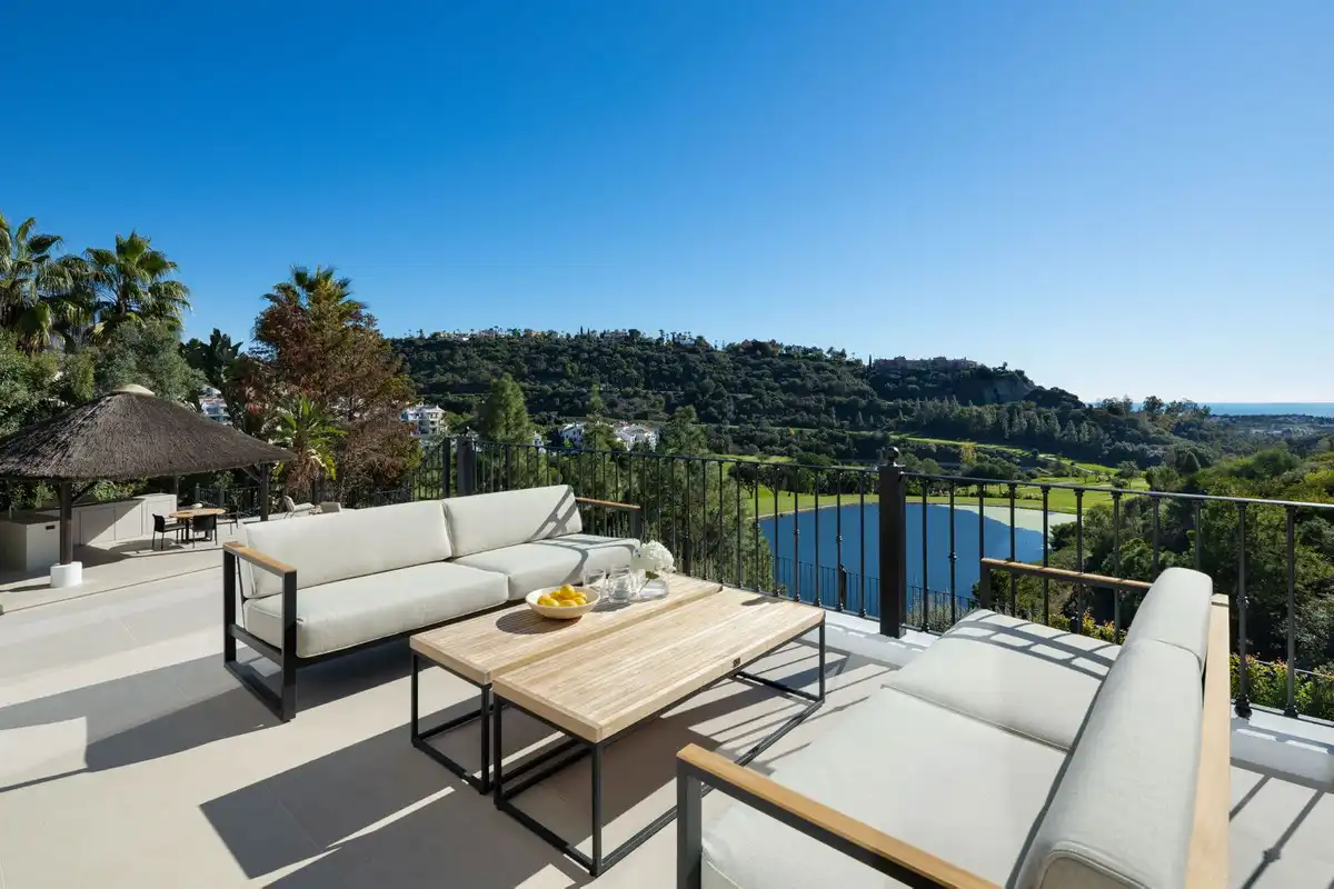 Chalet con piscina en venta en Los Arqueros  - Puerto del Almendro, imagen 2