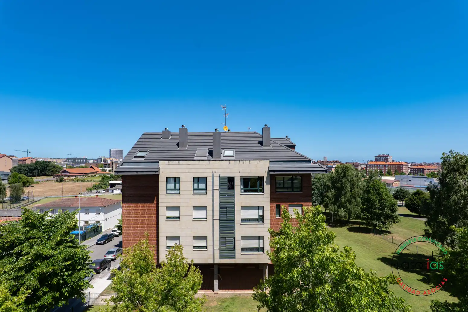 Vista exterior de Piso en venta en Gijón  con Calefacción, Parquet y Trastero