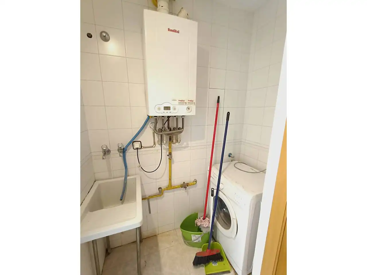 Baño de Piso de alquiler en Vic con Calefacción, Terraza y Trastero
