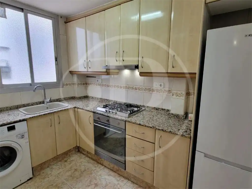 Cuina de Apartament en venda en Valencia amb Aire condicionat