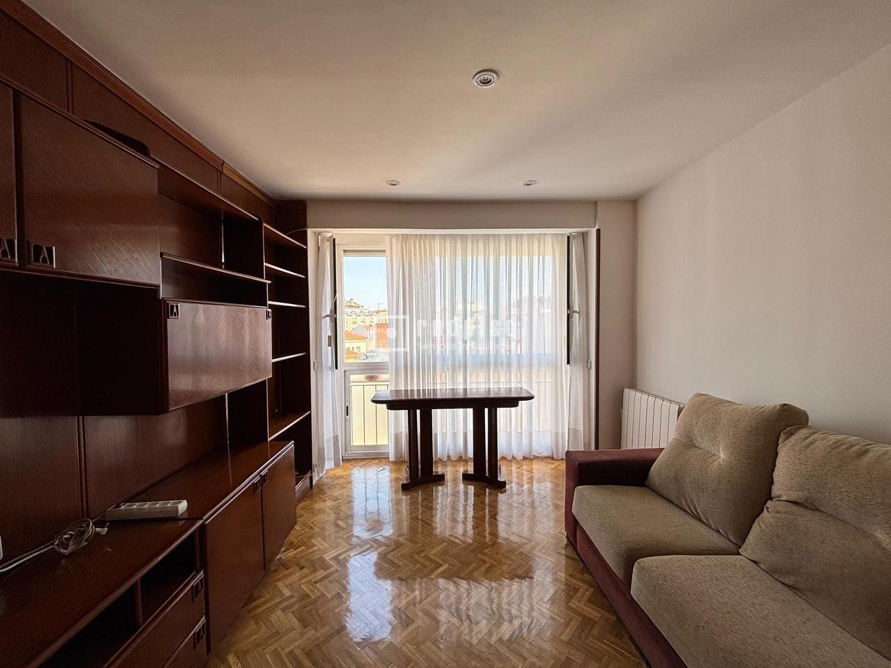 Living room of Flat to rent in  Madrid Capital  with Heating, Parquet flooring and Furnished