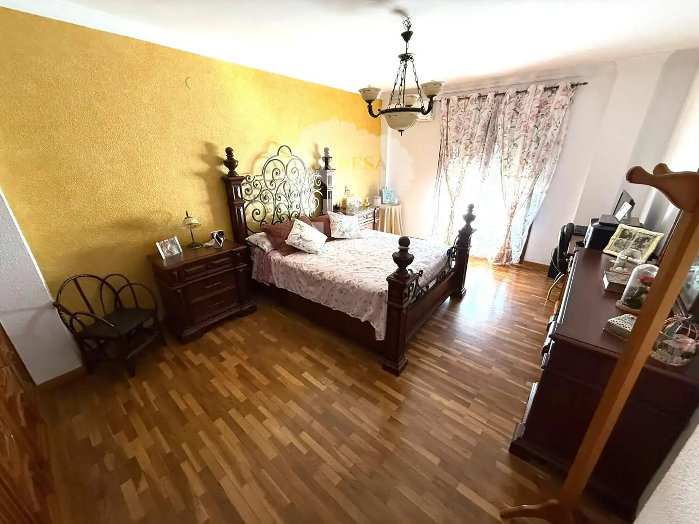 Schlafzimmer von Einfamilien-Reihenhaus zum Verkauf in Motril mit Klimaanlage, Heizung und Schwimmbad