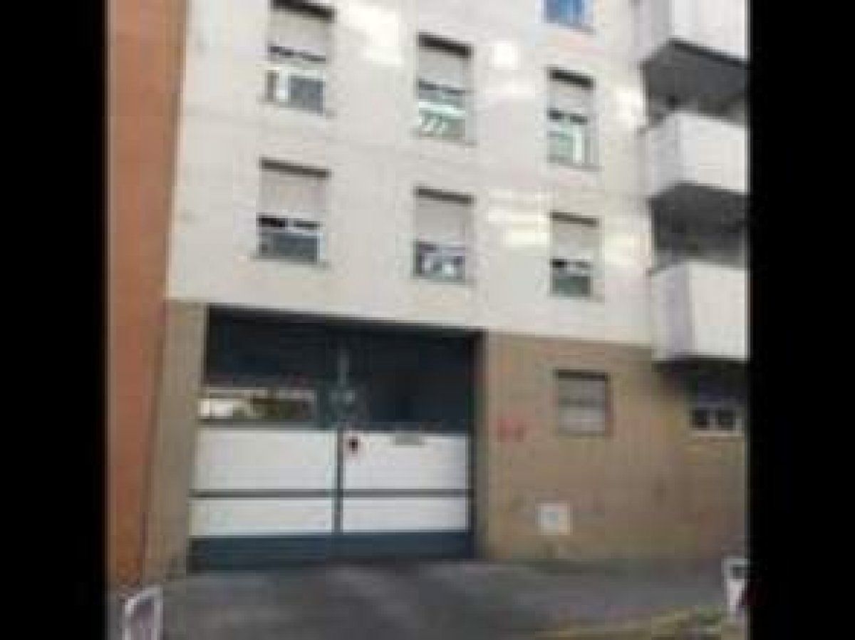 Vista exterior de Garatge en venda en  Sevilla Capital