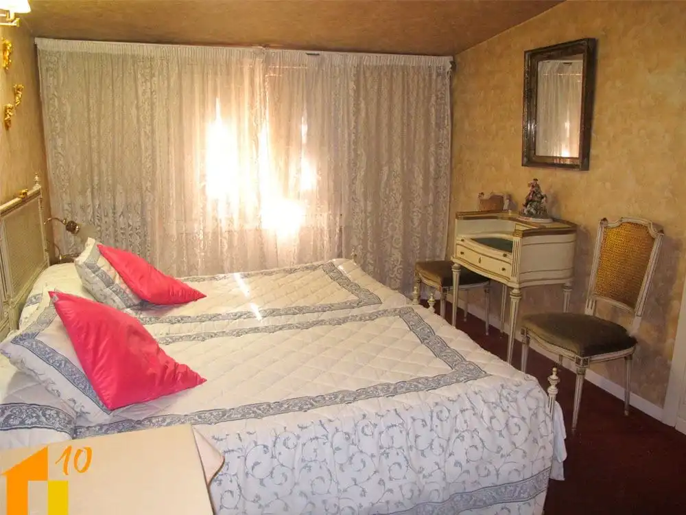 Habitación de Casa o chalet en venta en Burgos con Calefacción, Jardín privado y Trastero