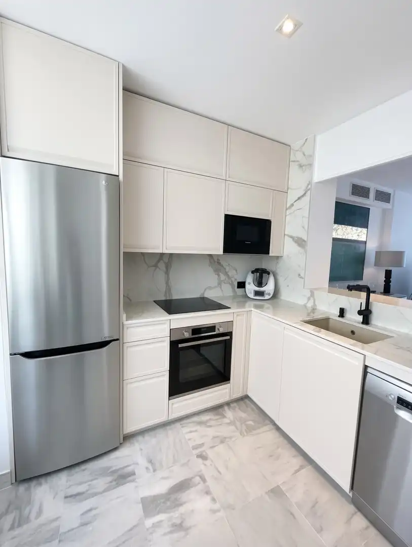 Cuina de Dúplex en venda en Marbella amb Aire condicionat, Terrassa i Traster