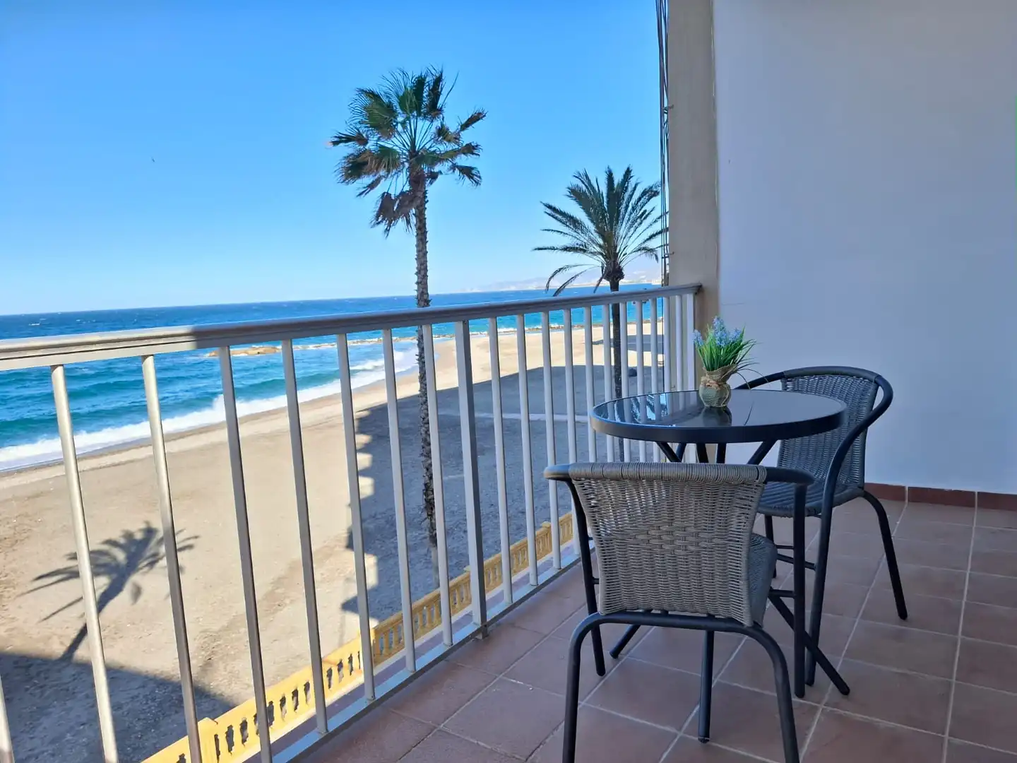Terrasse von Wohnung zum Verkauf in Torrenueva Costa mit Terrasse, Abstellraum und Möbliert