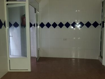 Local comercial en venda a Martínez Molina