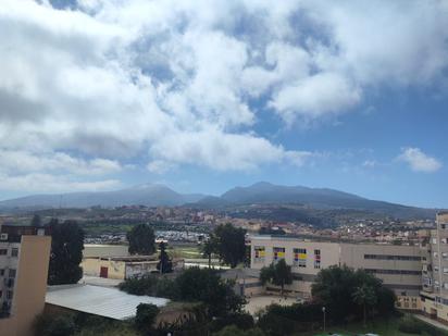 Vista exterior de Pis en venda en  Melilla Capital amb Aire condicionat, Terrassa i Piscina