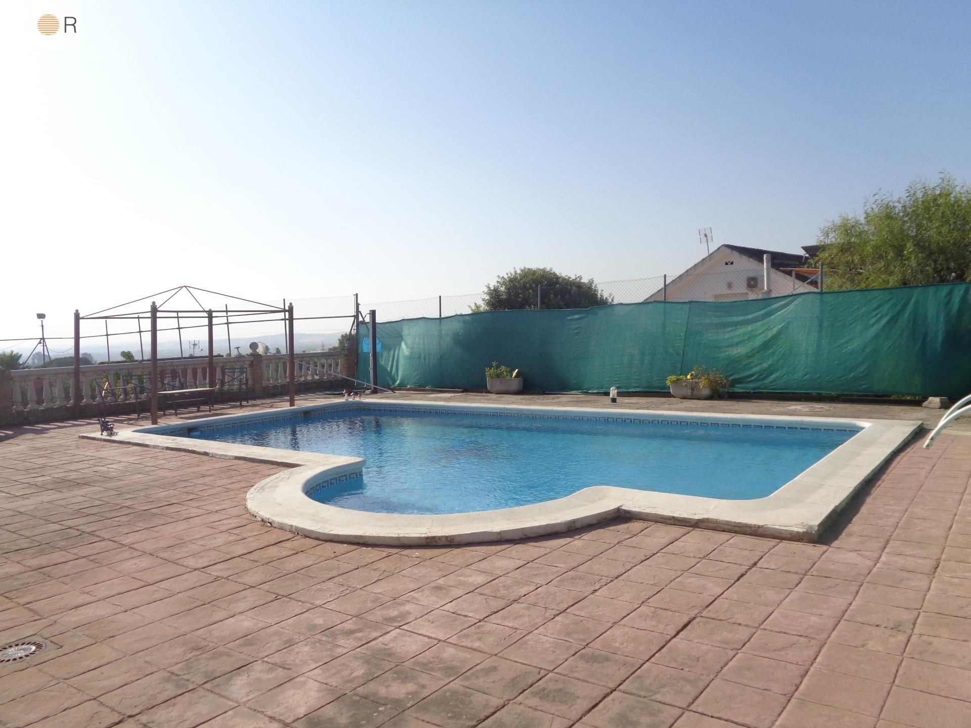 Swimming pool of House or chalet to rent in  Córdoba Capital  with Air Conditioner, Heating and Private garden