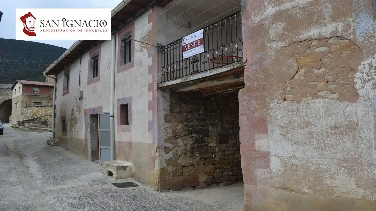 Vista exterior de Finca rústica en venda en Merindad de Valdivielso amb Calefacció, TV i Balcó