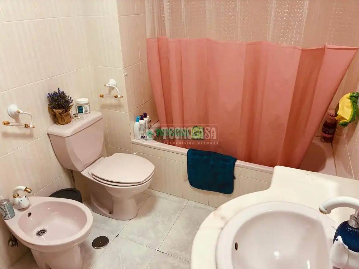 Baño de Piso en venta en Olías del Rey con Aire acondicionado, Calefacción y Terraza