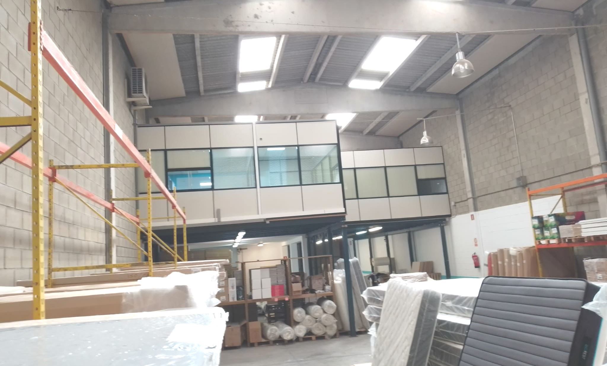 Nau industrial en venda a Carrer Berguedà, Santa Perpètua de Mogoda