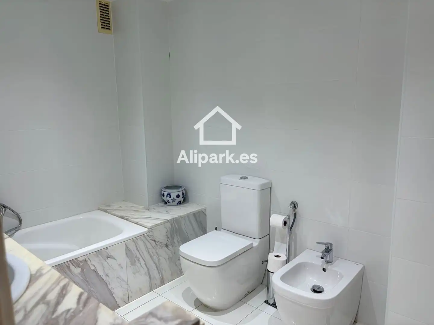 Bathroom of Flat for sale in Alicante / Alacant  with Air Conditioner and Terrace