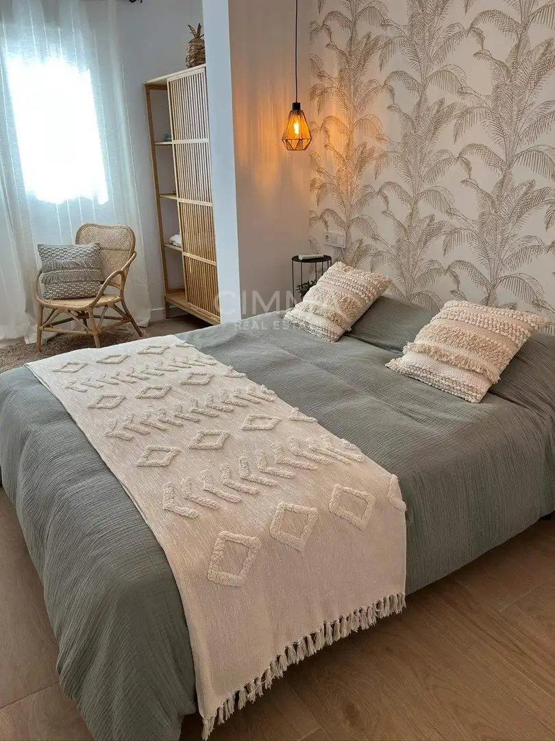 Habitación de Casa adosada de alquiler en L'Alfàs del Pi con Aire acondicionado, Terraza y Piscina