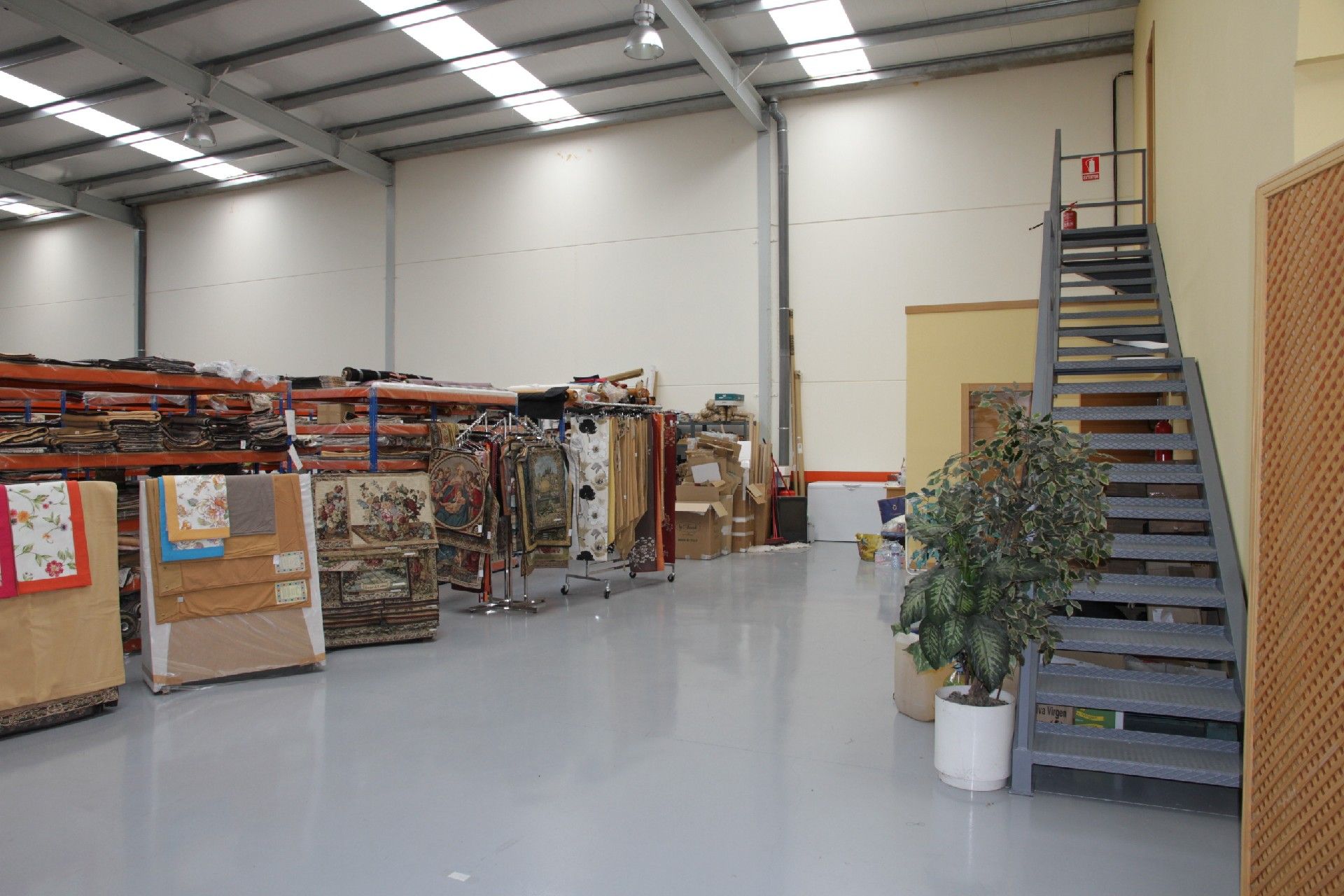 Industrial buildings for sale in Centro