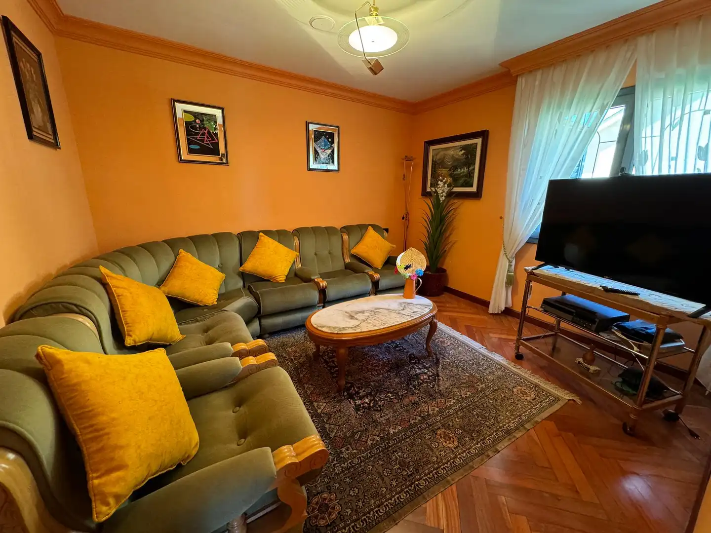 Living room of Houses for sale in Cacabelos  with Heating, Private garden and Parquet flooring