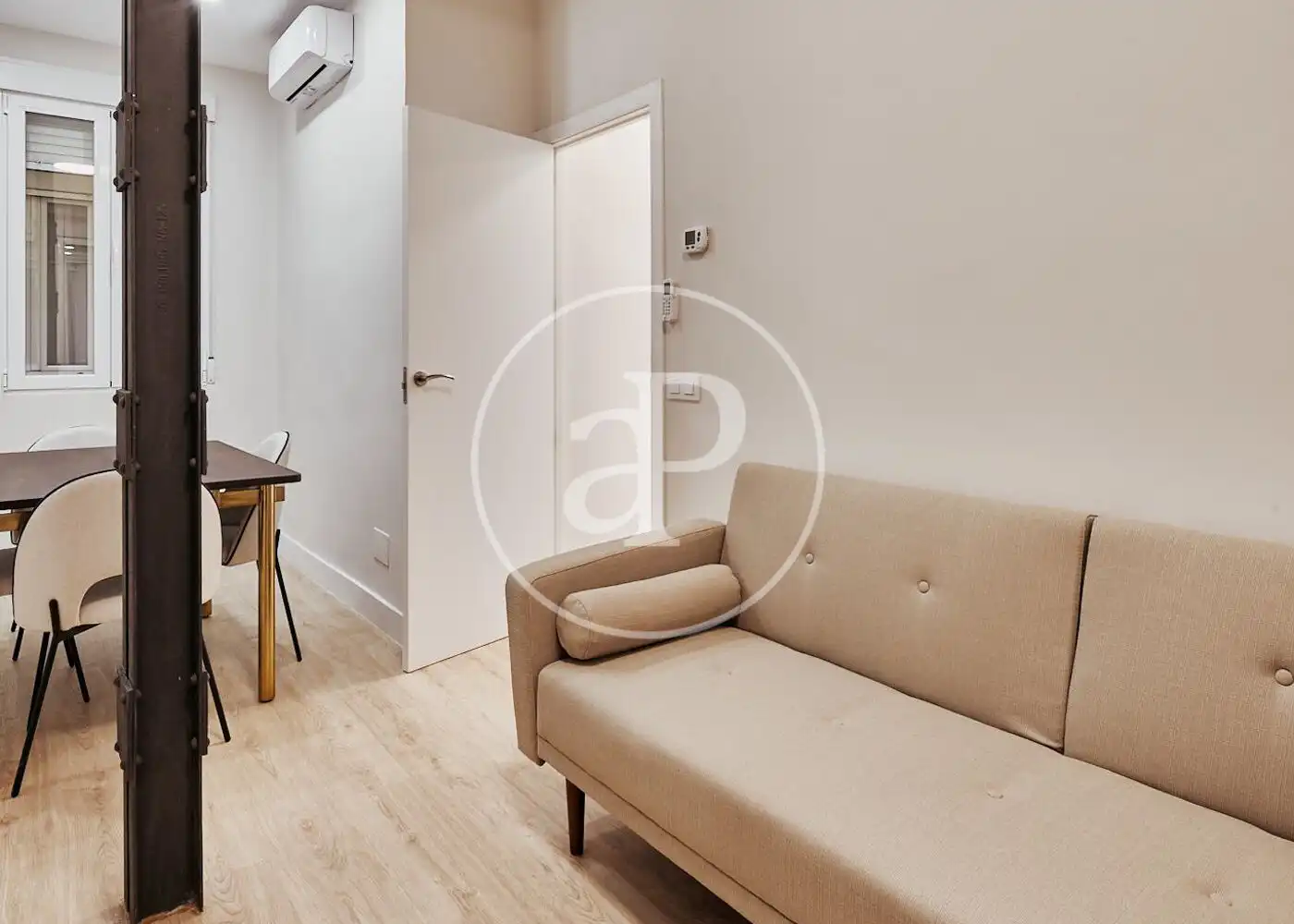 Living room of Flat for sale in Madrid  with Air Conditioner, Heating and Furnished