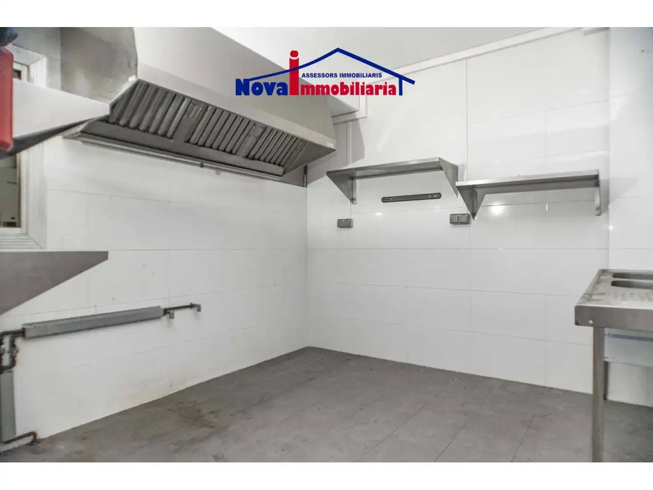 Kitchen of Commercial properties for sale in Pallejà  with Air Conditioner