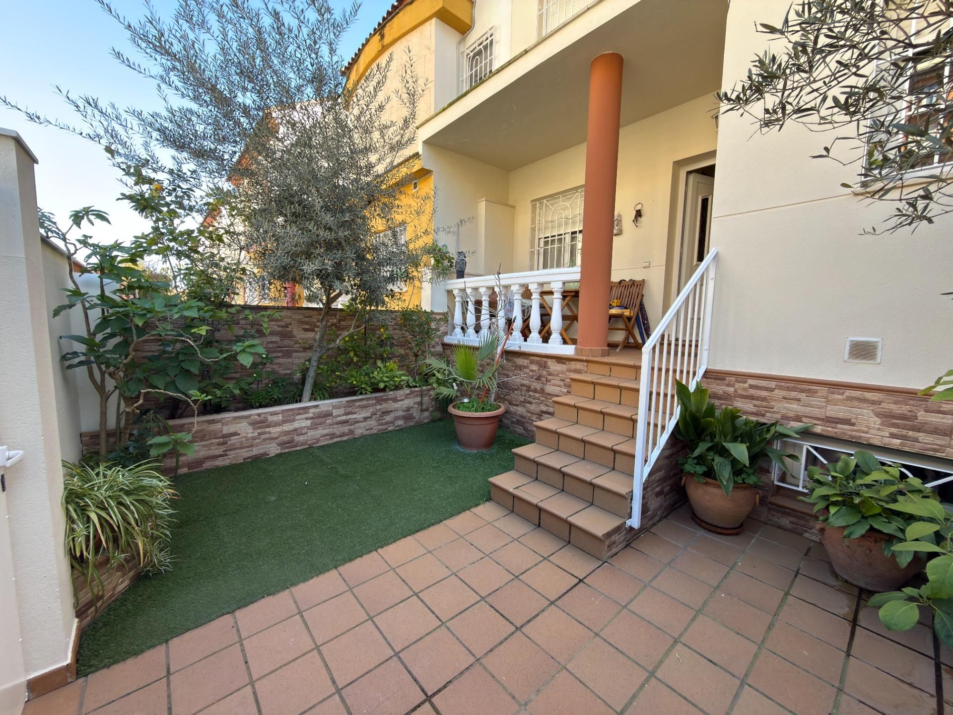 Jardín de Casa adosada en venta en  Huelva Capital con Aire acondicionado y Terraza