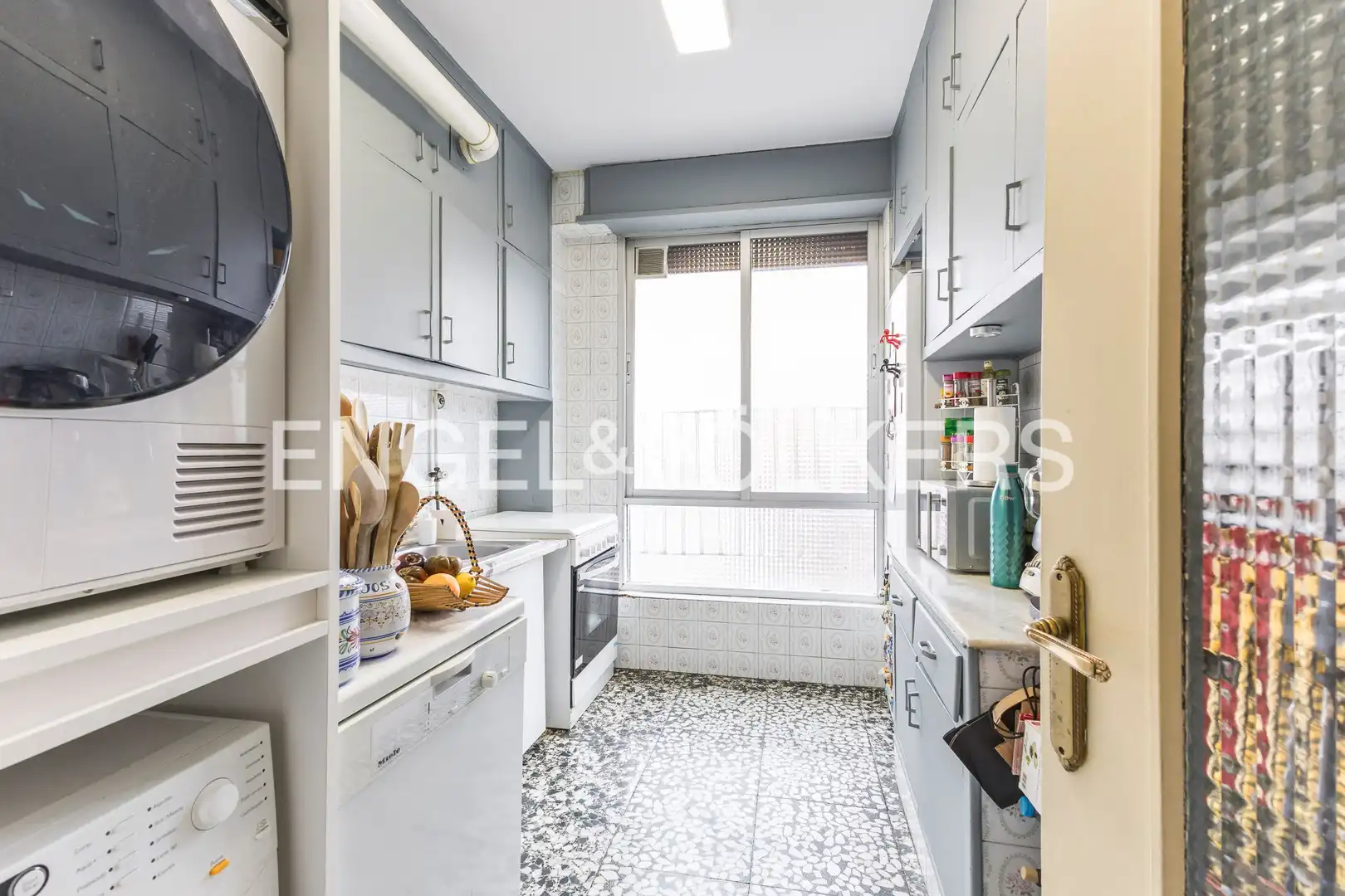 Cuina de Pis en venda en Madrid amb Aire condicionat, Calefacció i Terrassa