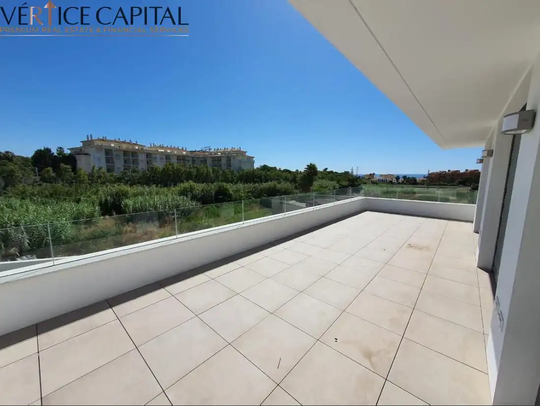 Terrassa de Casa o xalet en venda en Manilva amb Aire condicionat, Jardí privat i Terrassa