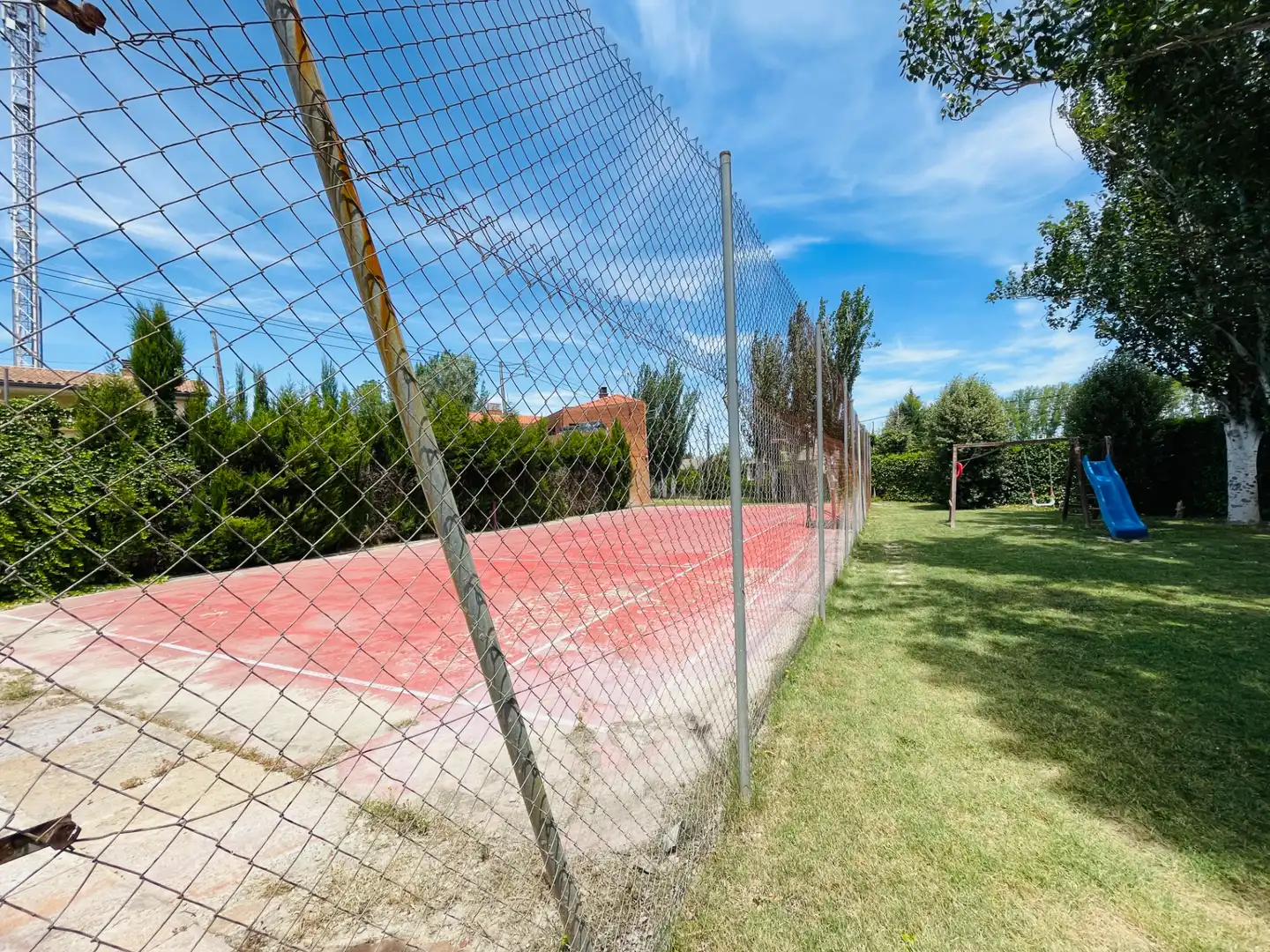 Garden of Flat for sale in Cadrete  with Air Conditioner, Heating and Private garden