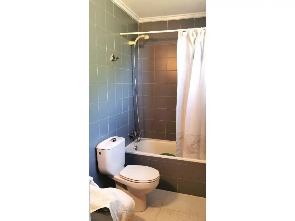 Bany de Casa o xalet en venda en Elche / Elx amb Jardí privat, Terrassa i Piscina