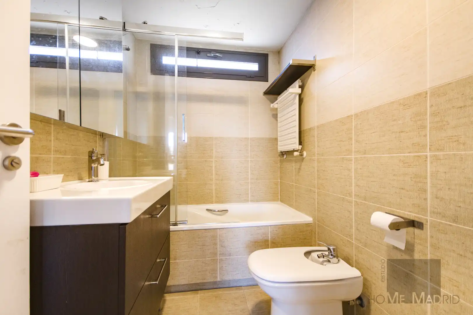 Badezimmer von Dachboden zum Verkauf in Madrid mit Klimaanlage, Heizung und Parkett