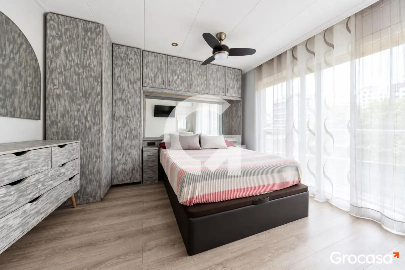Schlafzimmer von Einfamilien-Reihenhaus zum Verkauf in Nord-oest