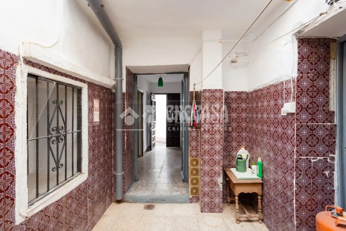 Einfamilien-Reihenhaus zum Verkauf in Vélez-Málaga mit Terrasse und Balkon