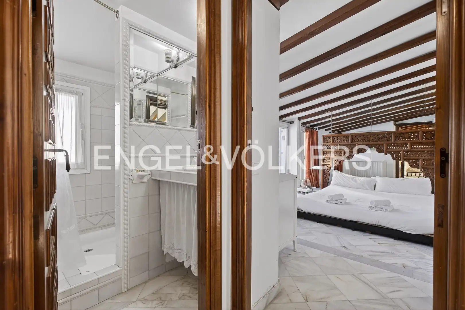 Bedroom of Houses for sale in Sevilla  with Air Conditioner, Heating and Parquet flooring