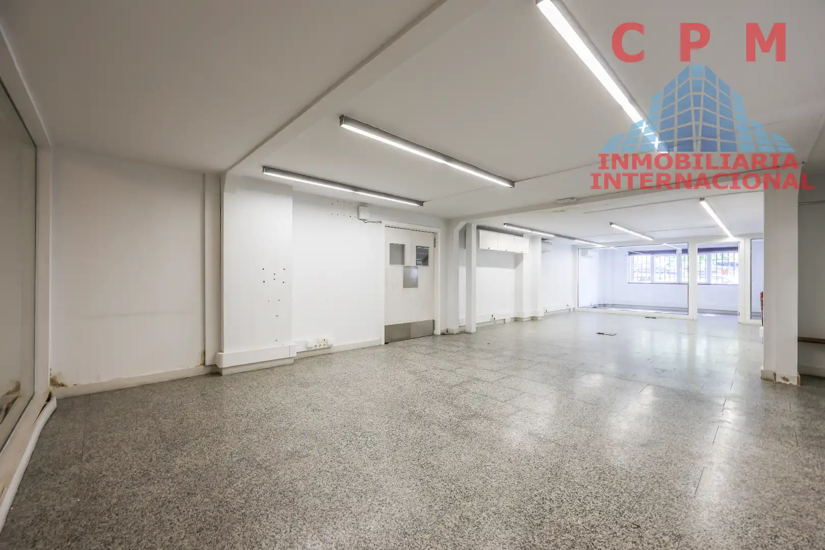 Local de lloguer en Madrid amb Aire condicionat, Calefacció i Internet