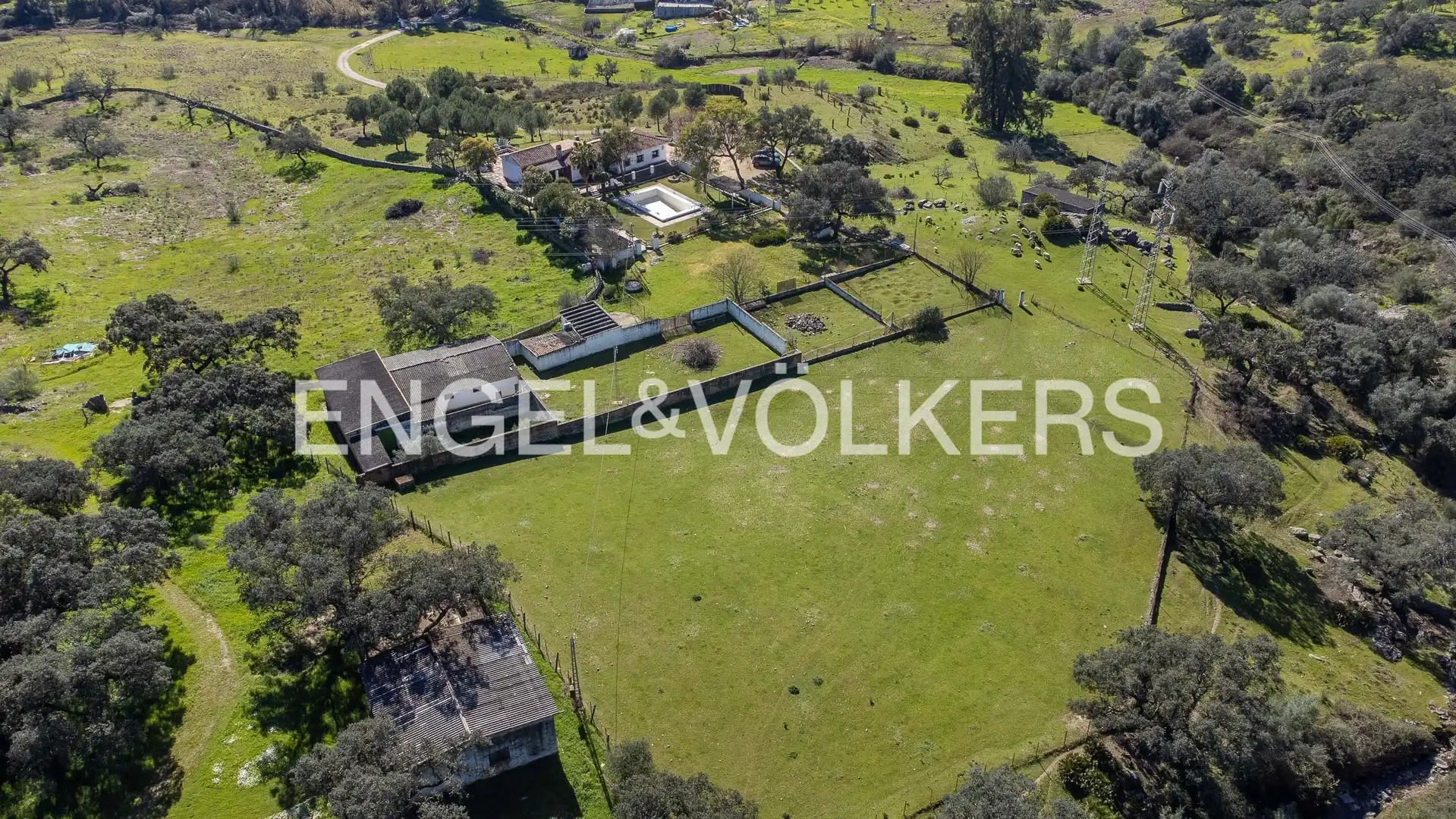 Finca rústica en venta en El Castillo de las Guardas con Aire acondicionado, Calefacción y Jardín privado