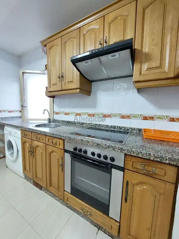 Cocina de Piso en venta en Oviedo  con Calefacción